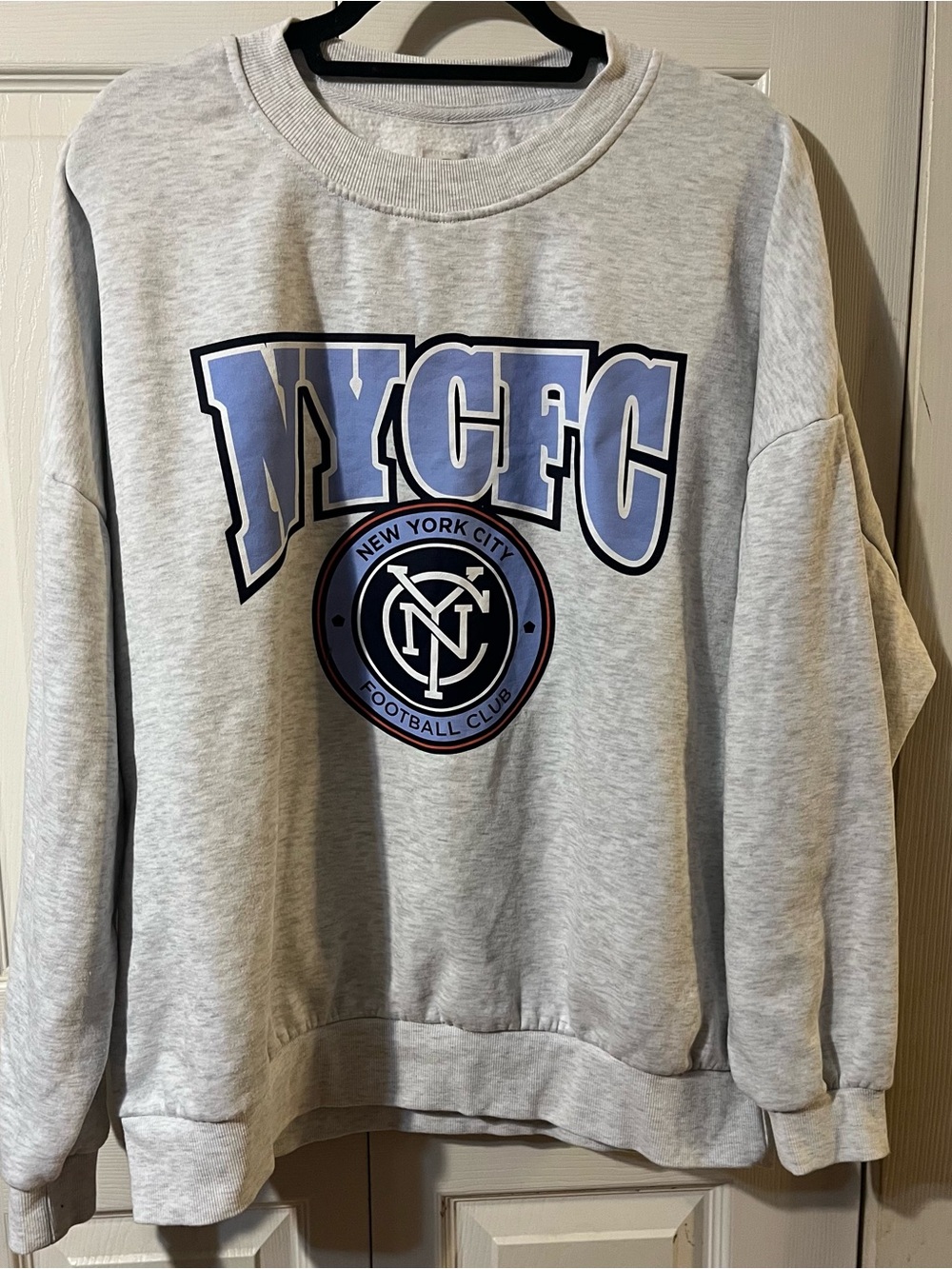 NYCFC Gameday Couture Crewneck Sweatshirt Grey Official Logo Size Large - Picture 1 of 4